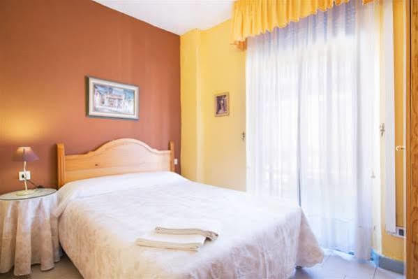 Pension Mesones Granada Exterior photo