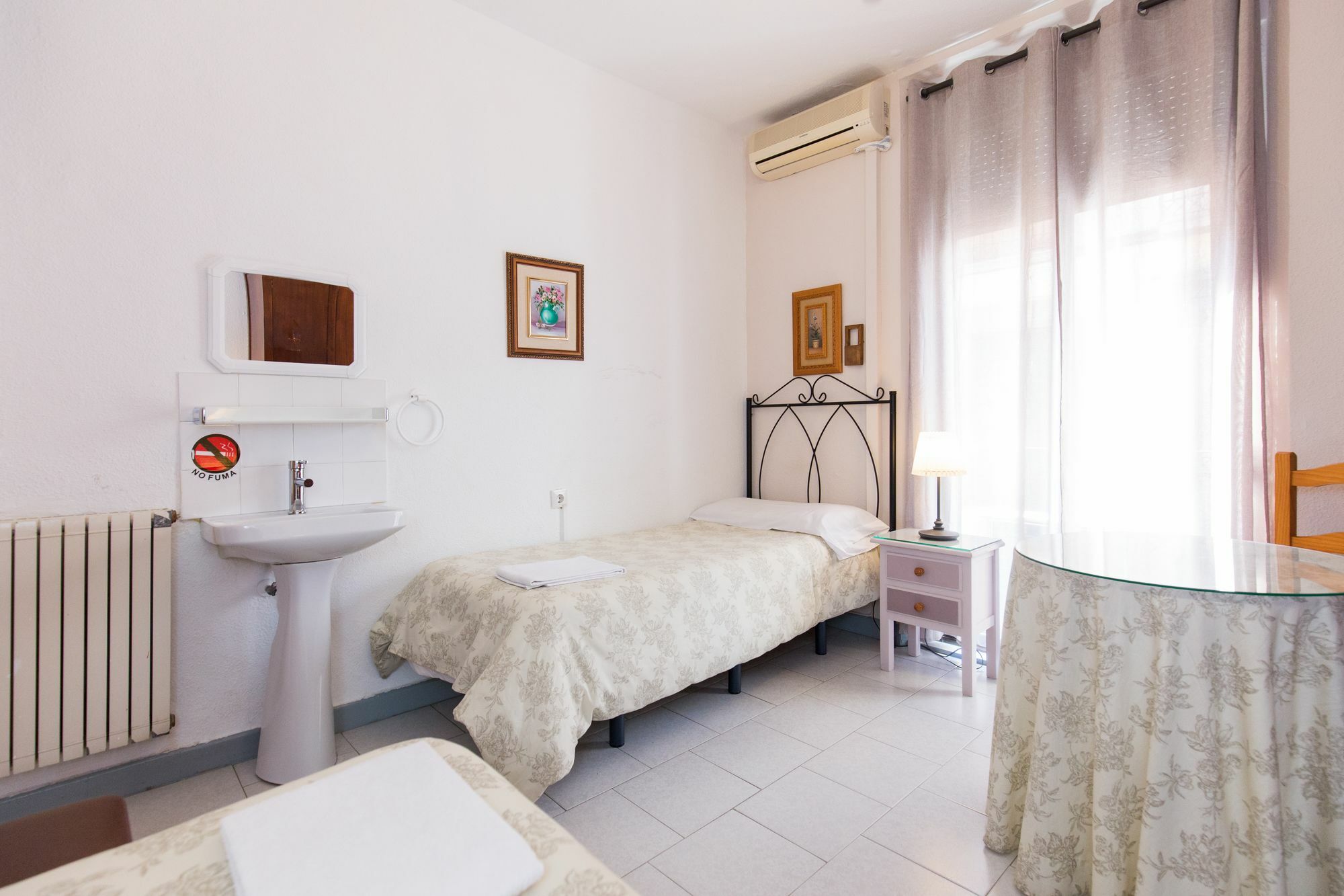 Pension Mesones Granada Exterior photo